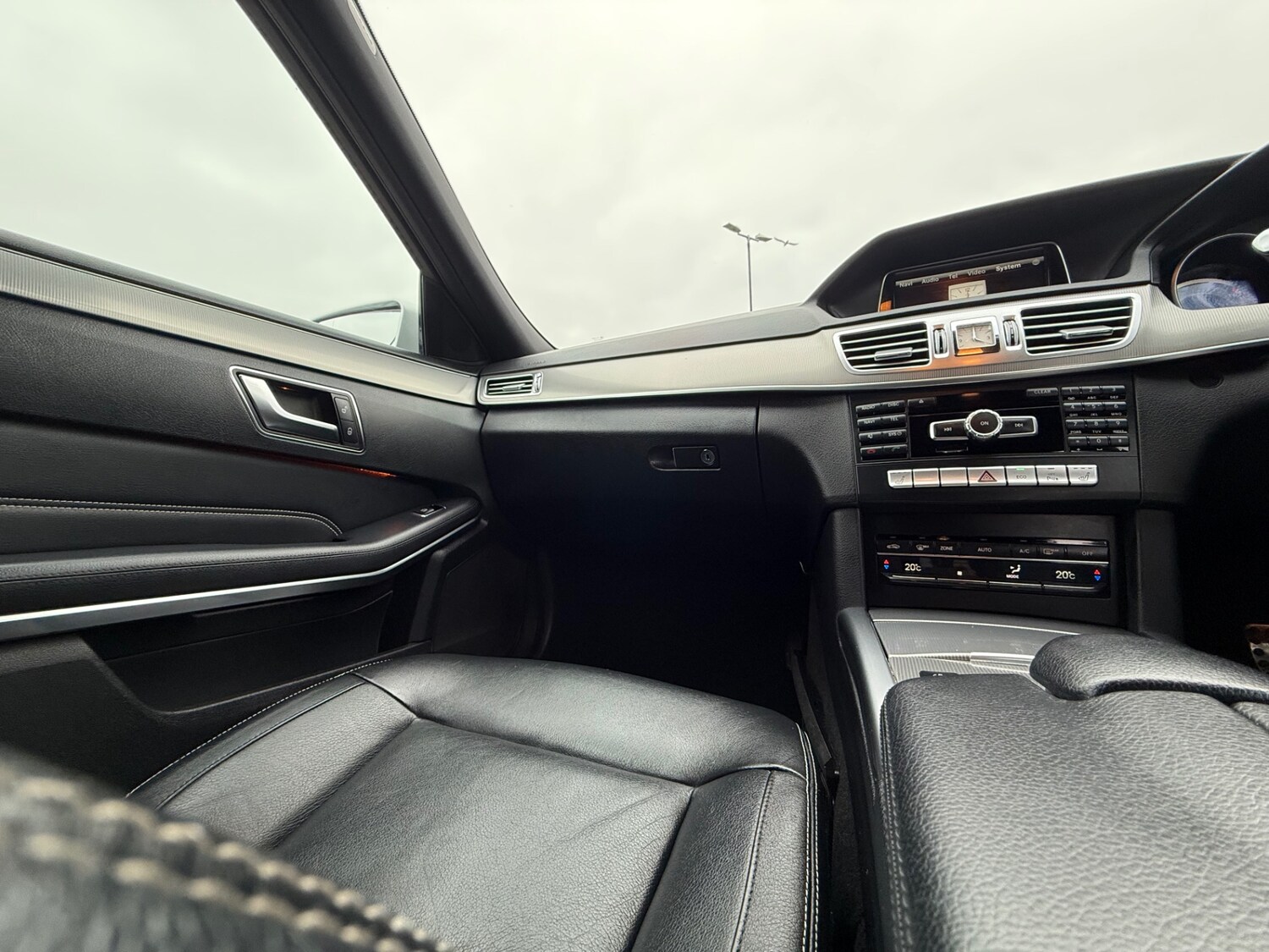 Used Mercedes-Benz E Class 2014 for sale - 77998311: Photo 17