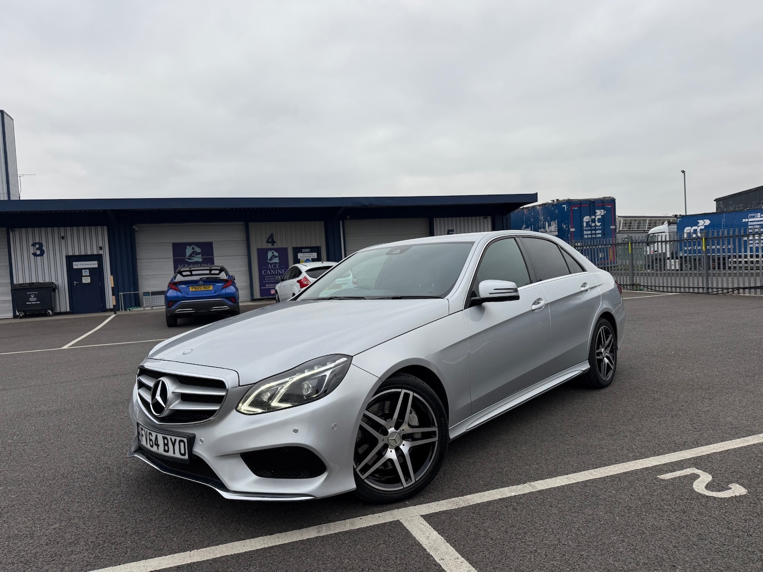 Used Mercedes-Benz E Class 2014 for sale - 77998311: Photo 2