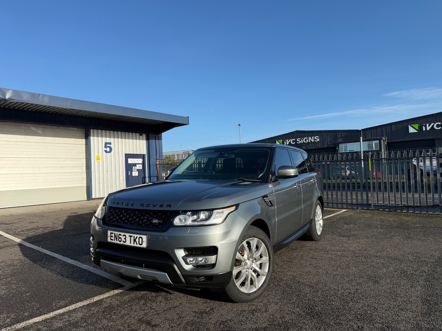 Used Land Rover Range Rover Sport 2014 for sale - 77008516: Photo 1