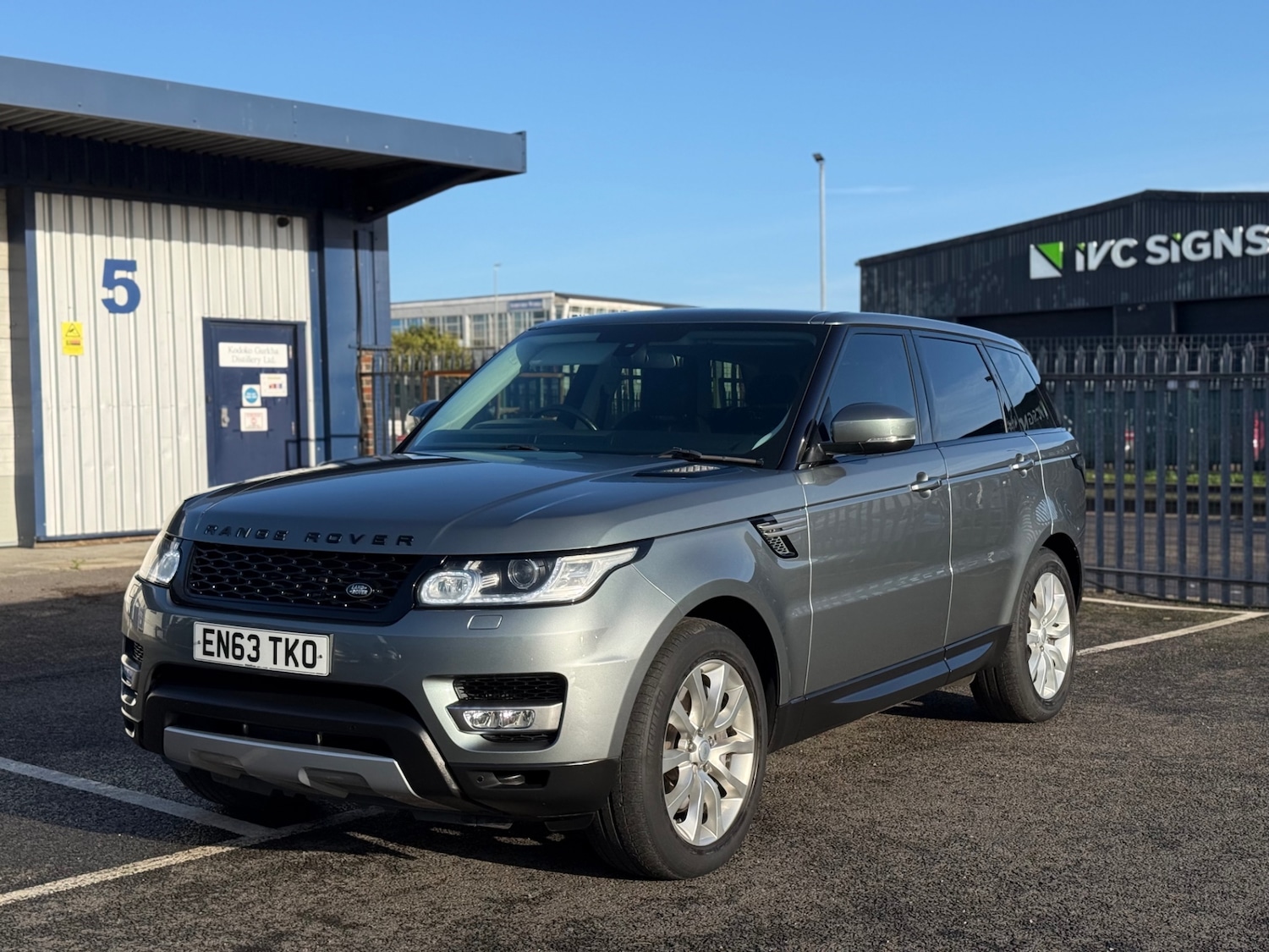 Used Land Rover Range Rover Sport 2014 for sale - 77008516: Photo 4