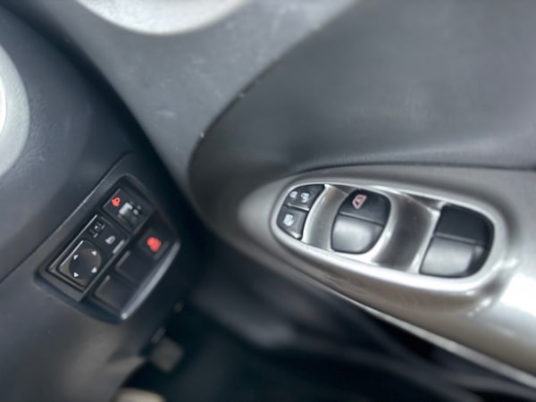 Used Nissan Juke 2011 for sale - 76306095: Photo 17
