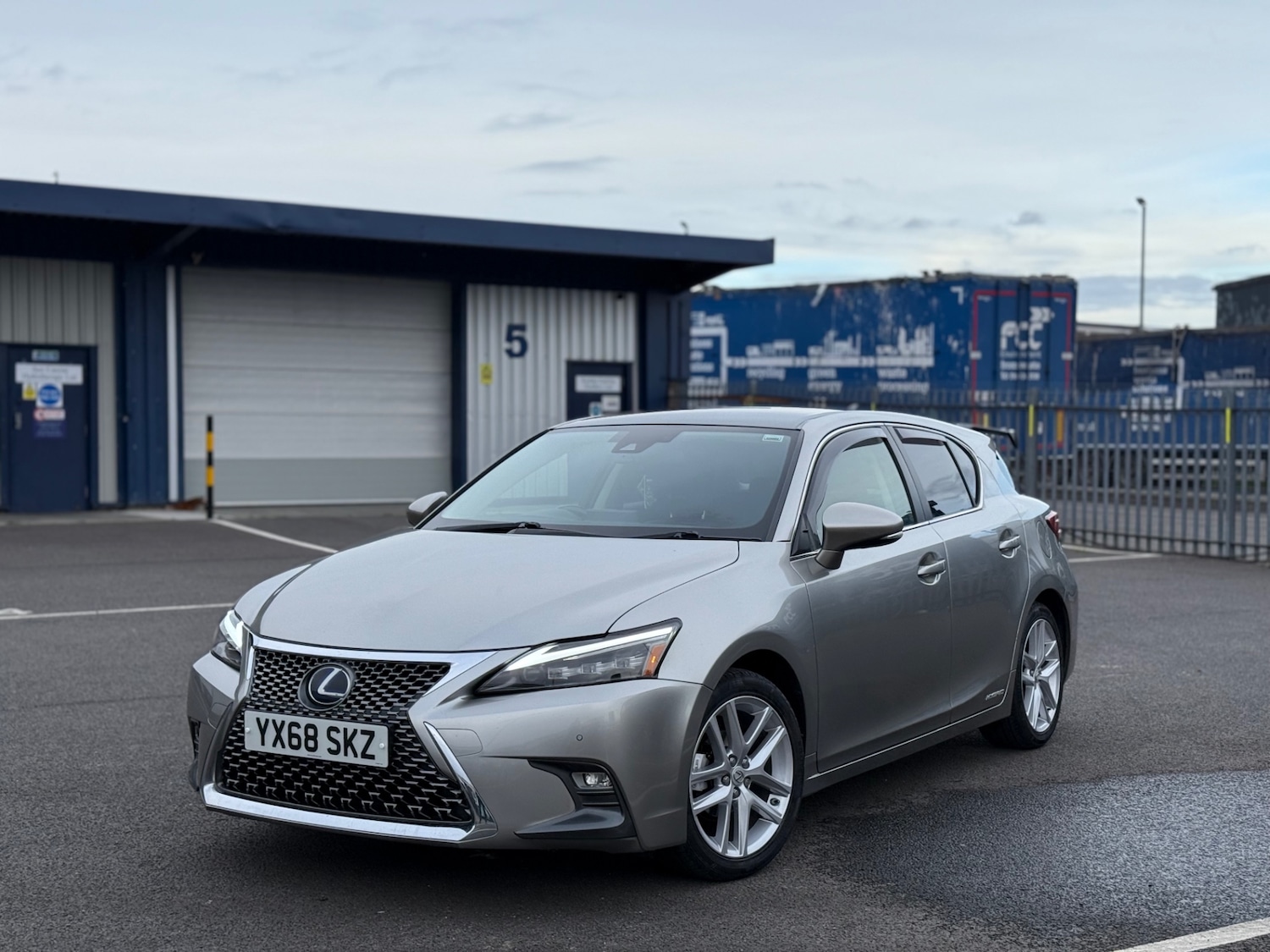 Used Lexus CT 2018 for sale - 76471398: Photo 2