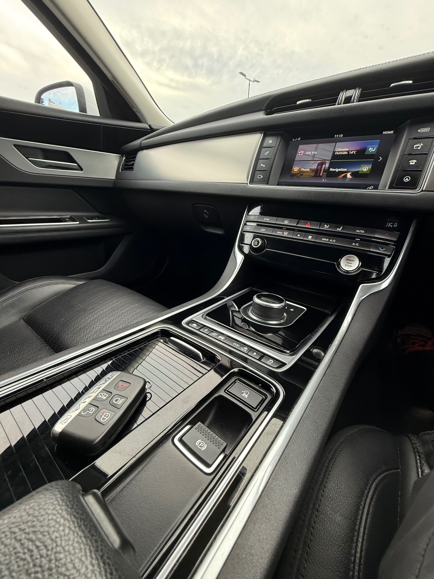 Used Jaguar XF 2016 for sale - 78037029: Photo 10