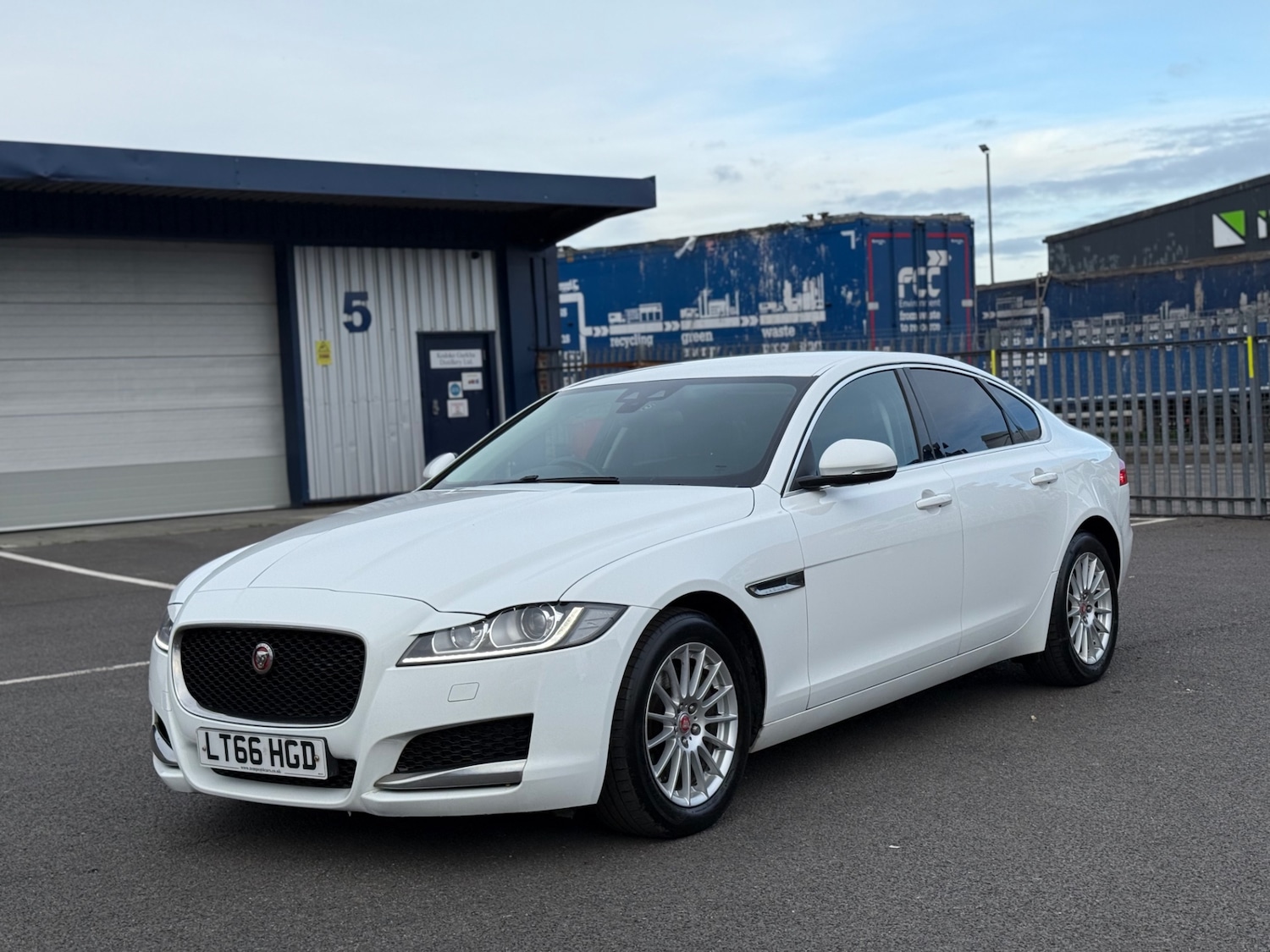 Used Jaguar XF 2016 for sale - 78037029: Photo 15
