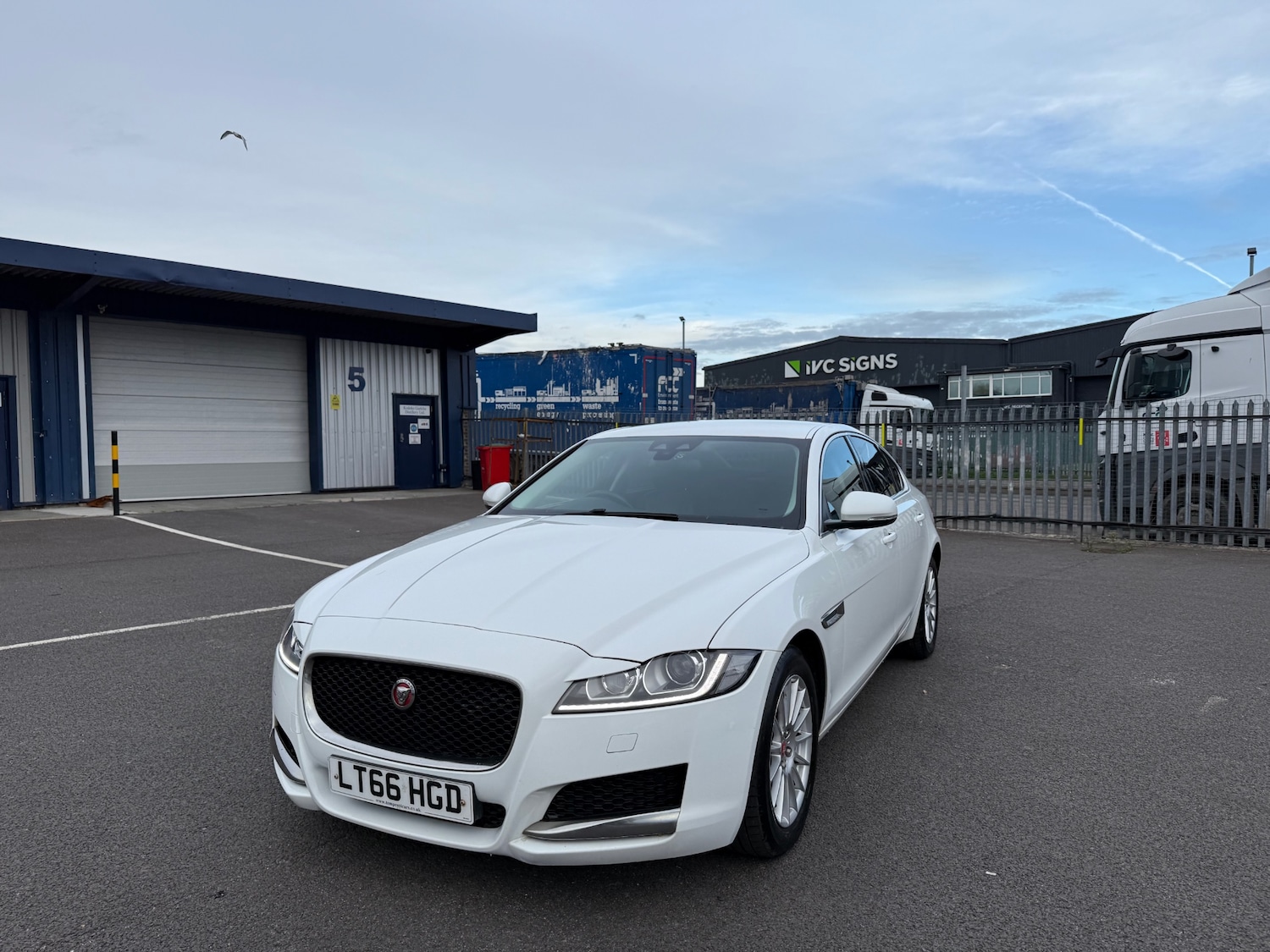 Used Jaguar XF 2016 for sale - 78037029: Photo 18