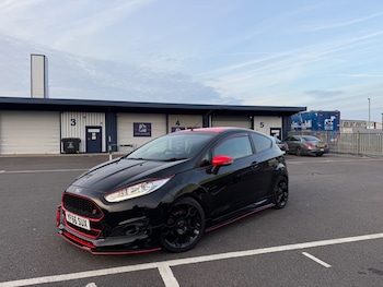 Used Ford Fiesta 2016 for sale - 76120449: Photo 2
