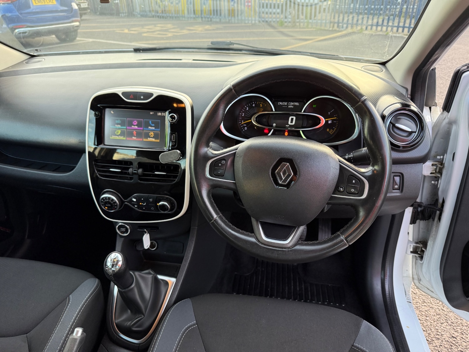 Used Renault Clio 2016 for sale - 75925636: Photo 18