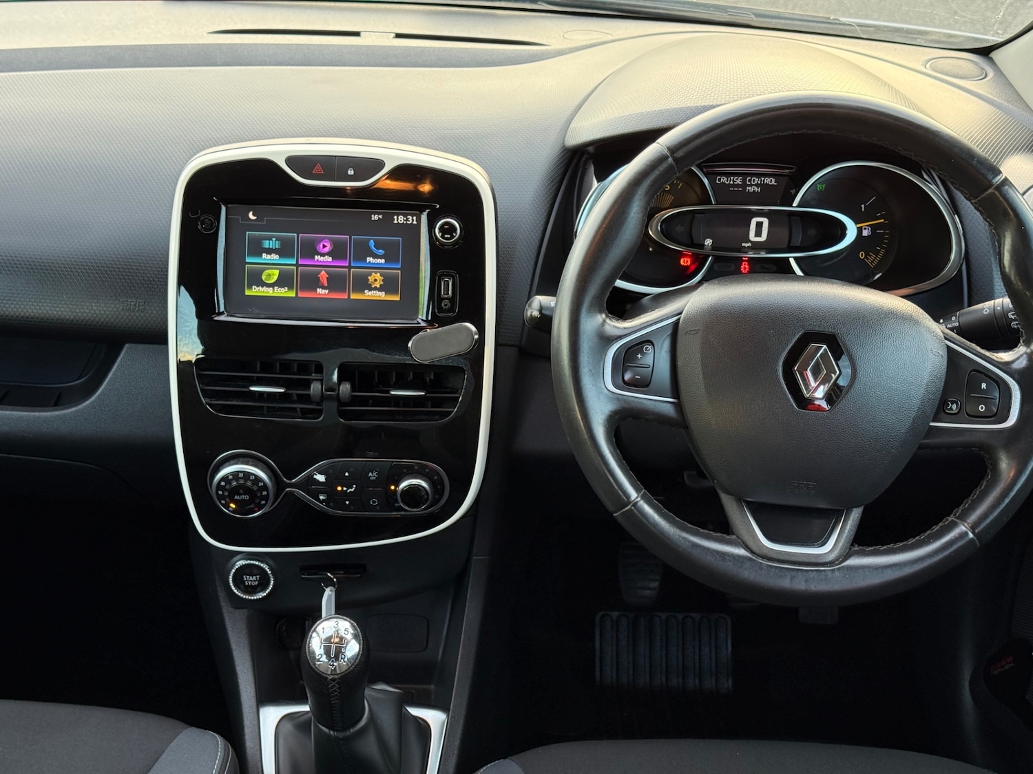 Used Renault Clio 2016 for sale - 75925636: Photo 21