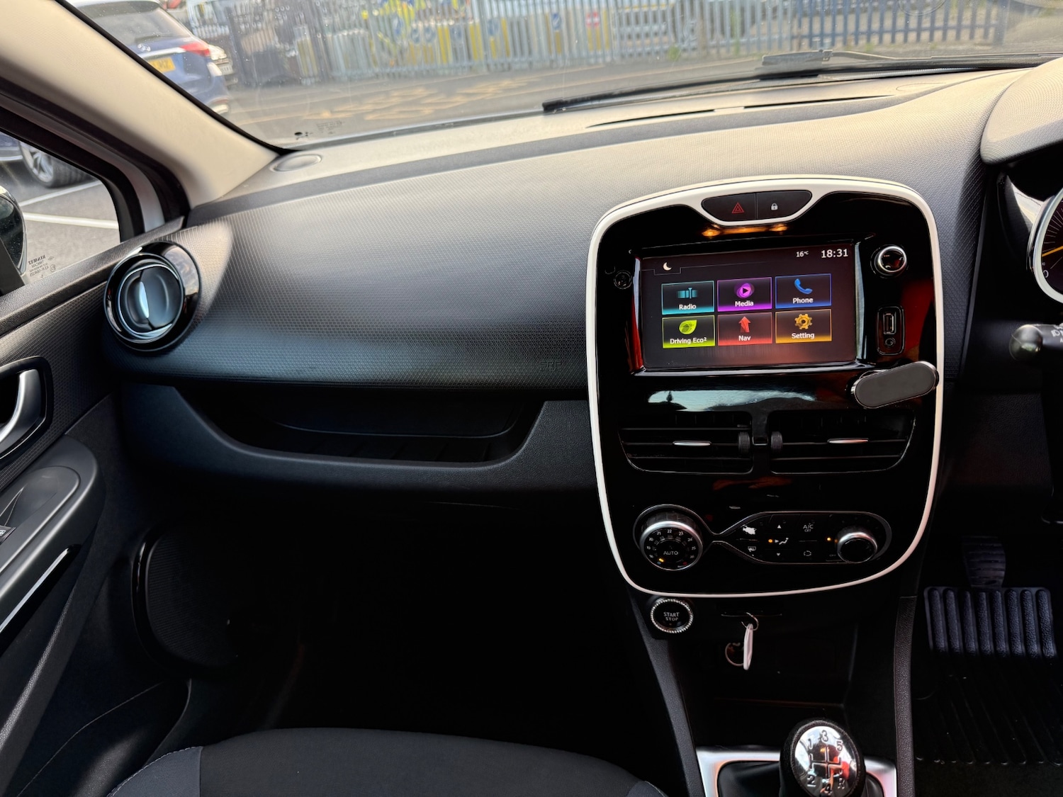 Used Renault Clio 2016 for sale - 75925636: Photo 23