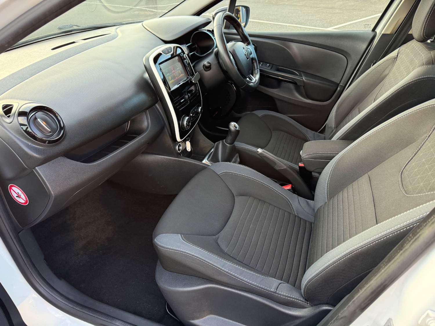 Used Renault Clio 2016 for sale - 75925636: Photo 25