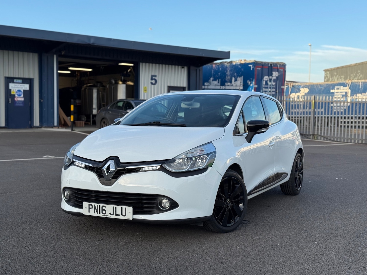 Used Renault Clio 2016 for sale - 75925636: Photo 27