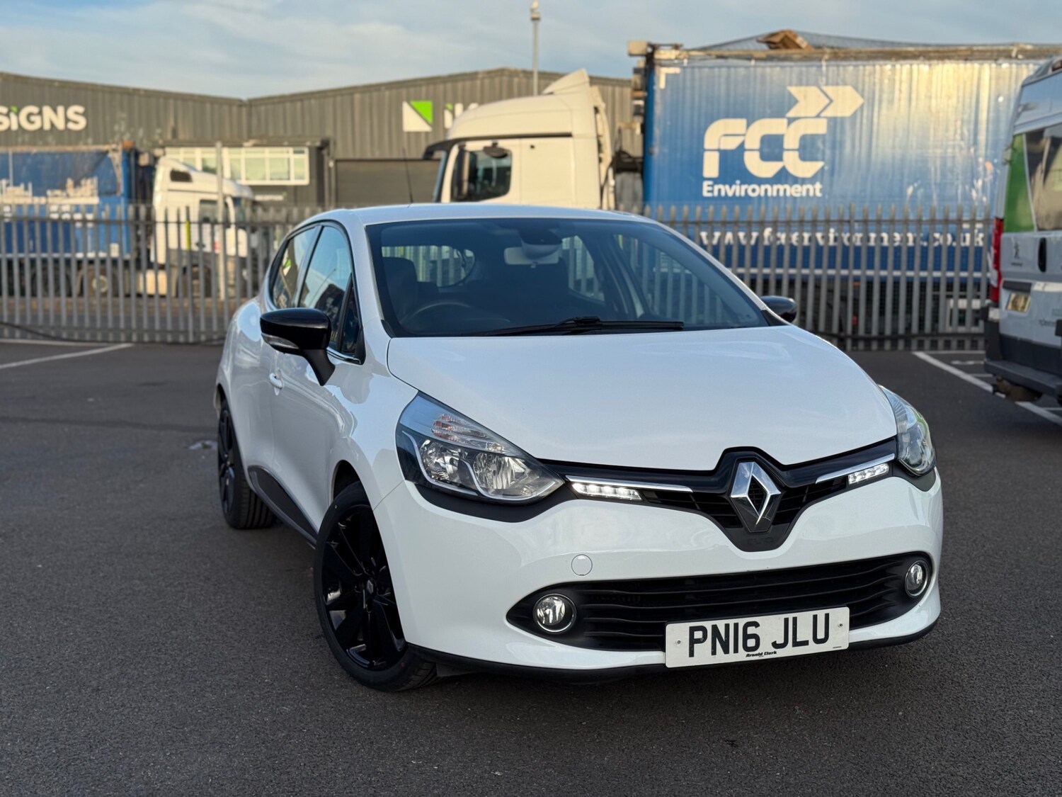 Used Renault Clio 2016 for sale - 75925636: Photo 28