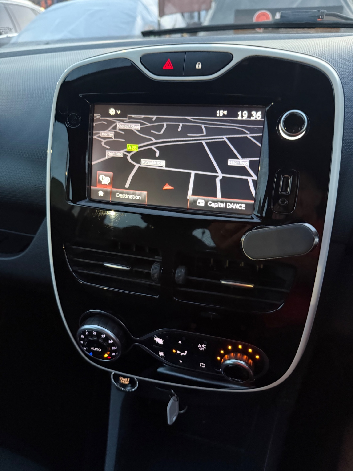 Used Renault Clio 2016 for sale - 75925636: Photo 29