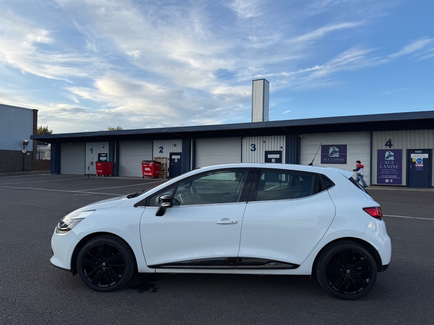 Used Renault Clio 2016 for sale - 75925636: Photo 4