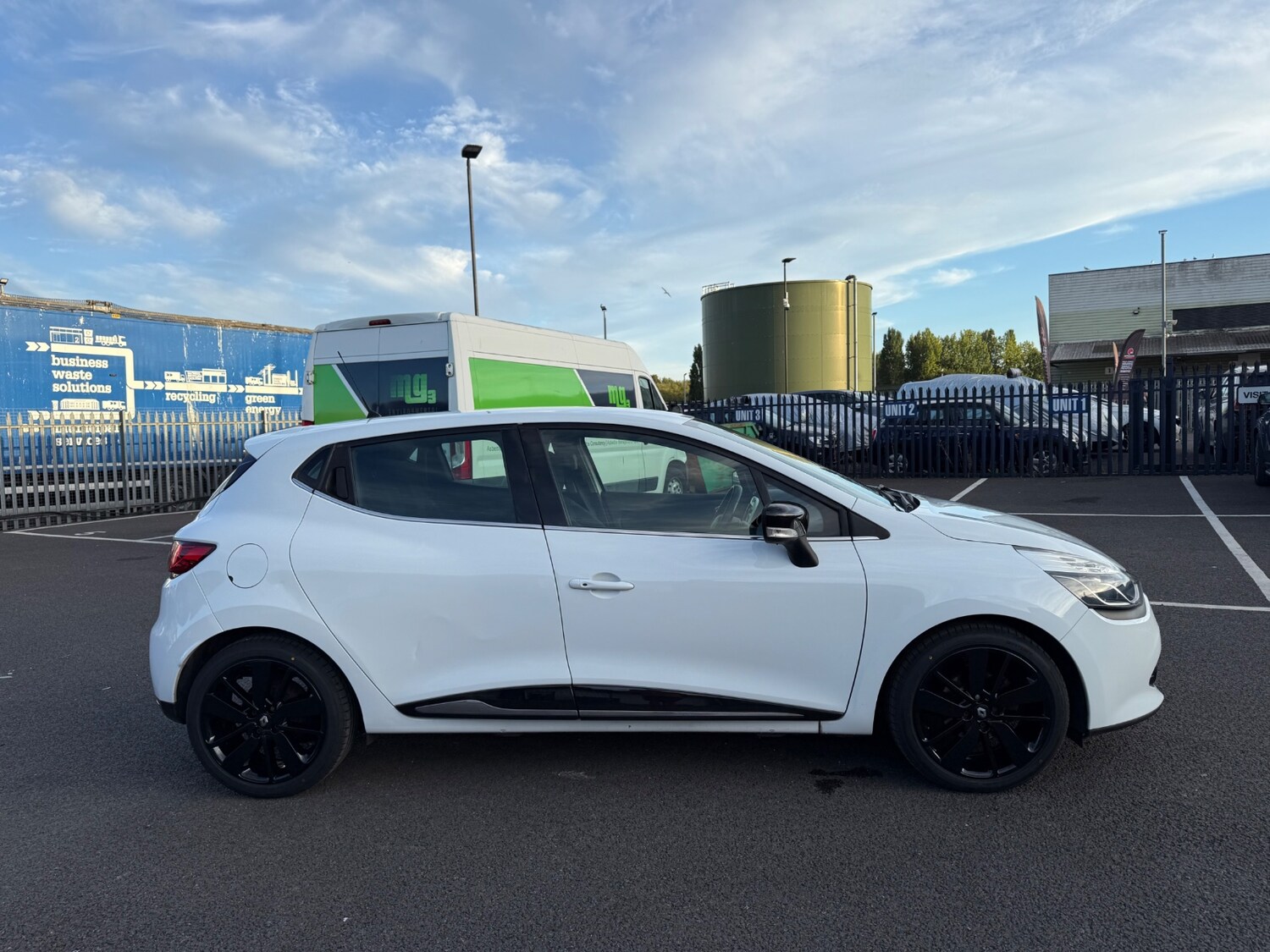 Used Renault Clio 2016 for sale - 75925636: Photo 8