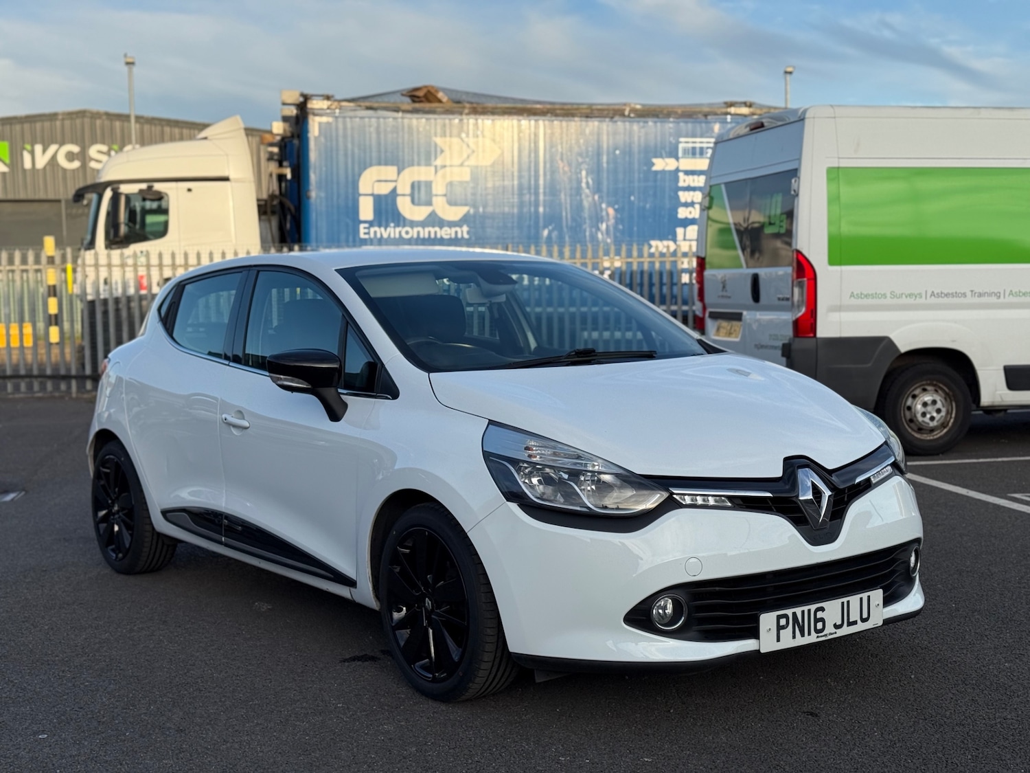 Used Renault Clio 2016 for sale - 75925636: Photo 9