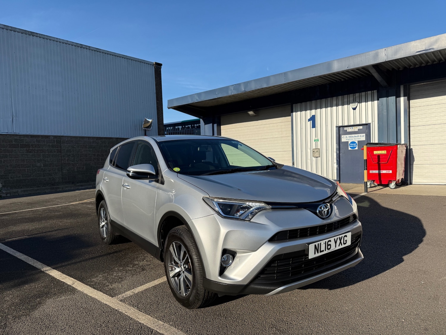Used Toyota RAV4 2016 for sale - 76942304: Photo 10