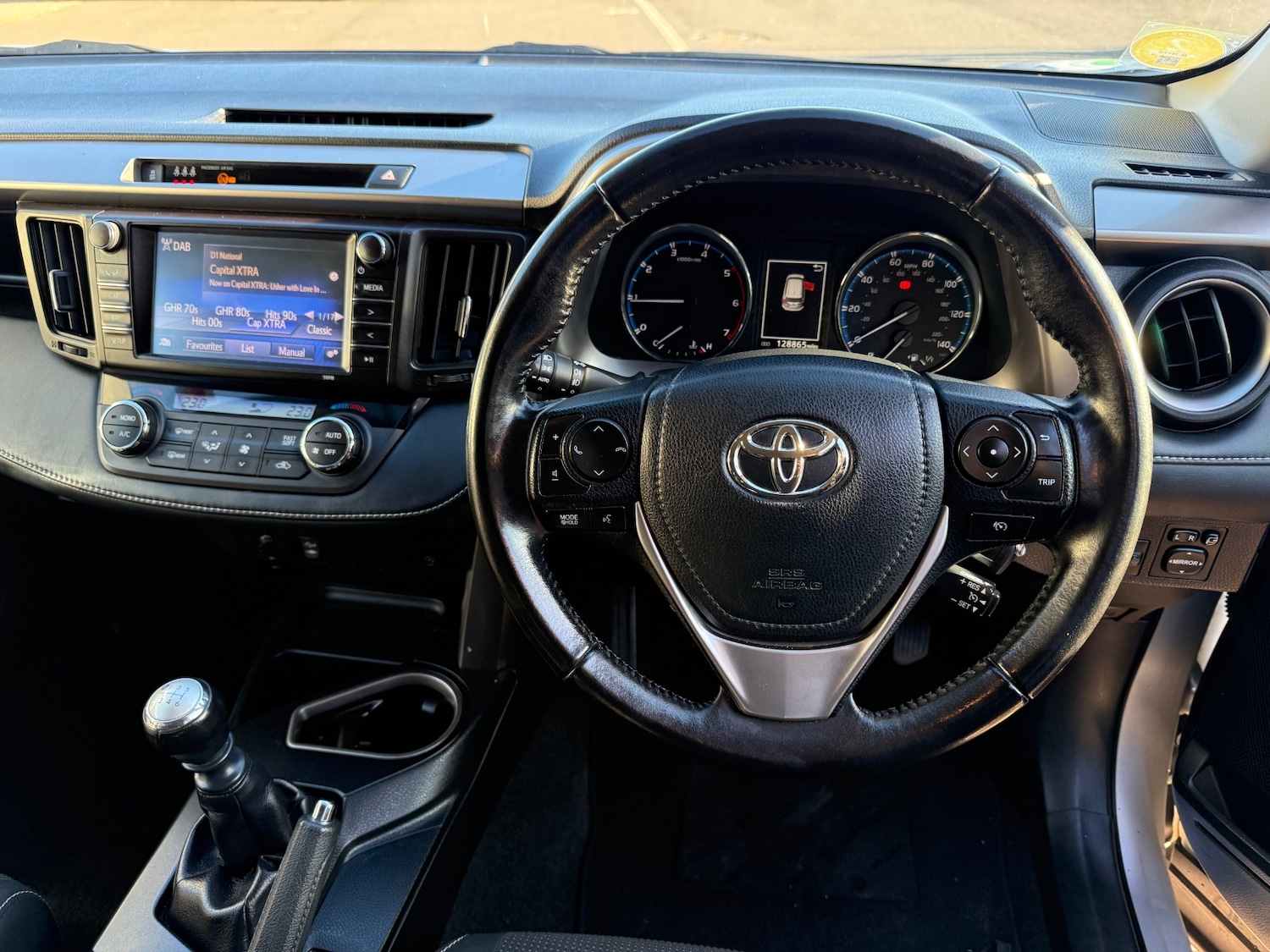 Used Toyota RAV4 2016 for sale - 76942304: Photo 14