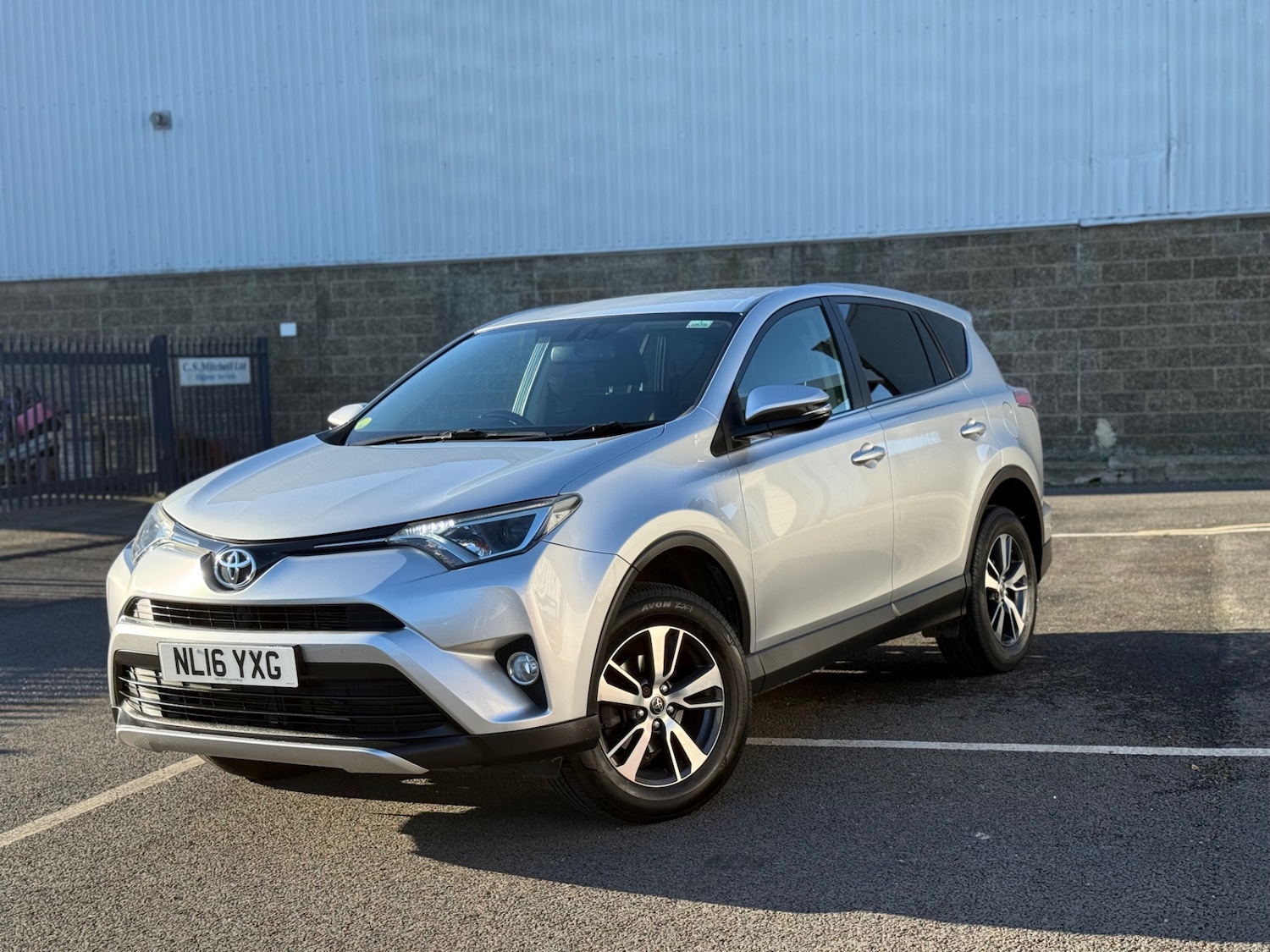 Used Toyota RAV4 2016 for sale - 76942304: Photo 21