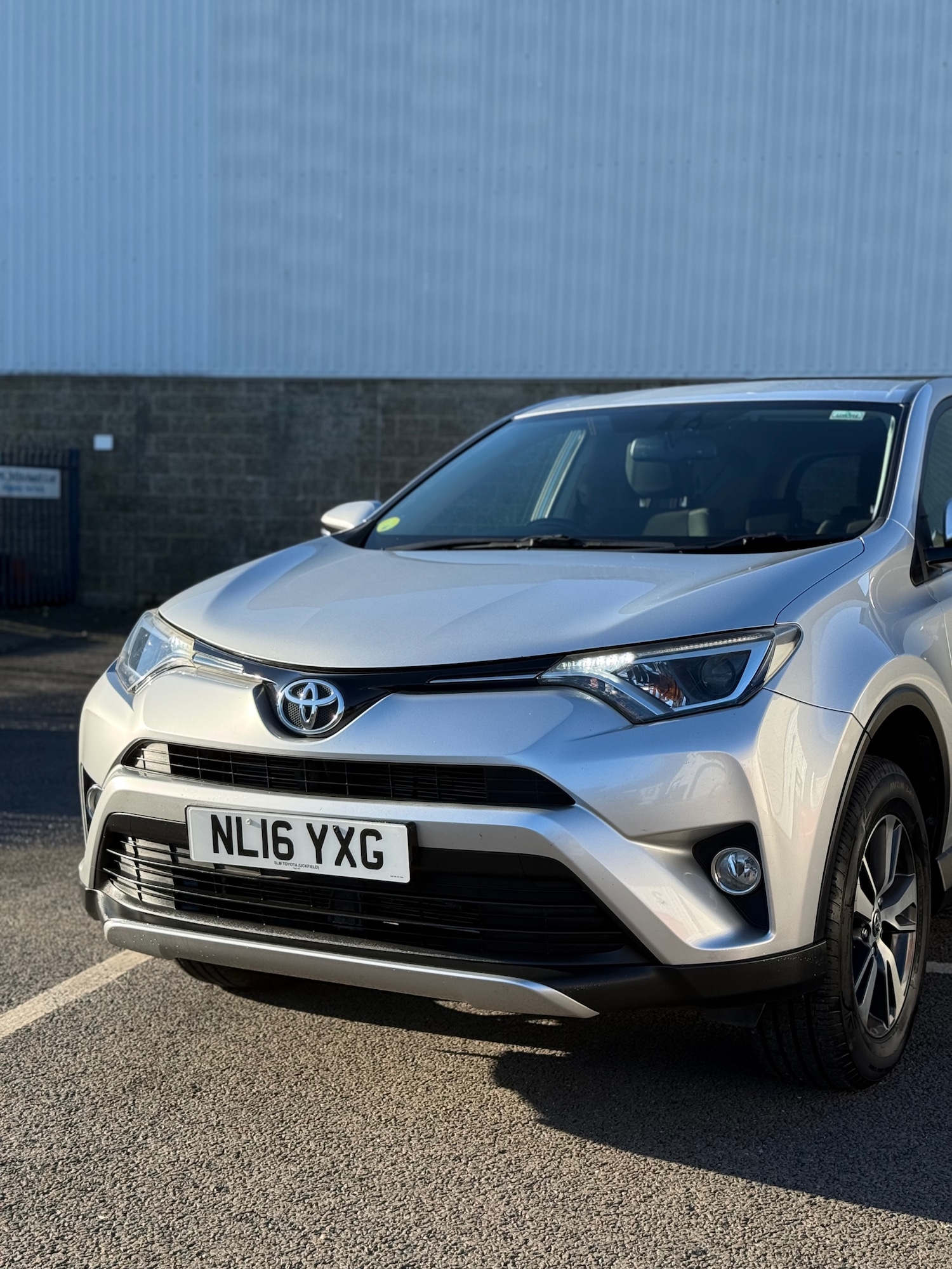 Used Toyota RAV4 2016 for sale - 76942304: Photo 25