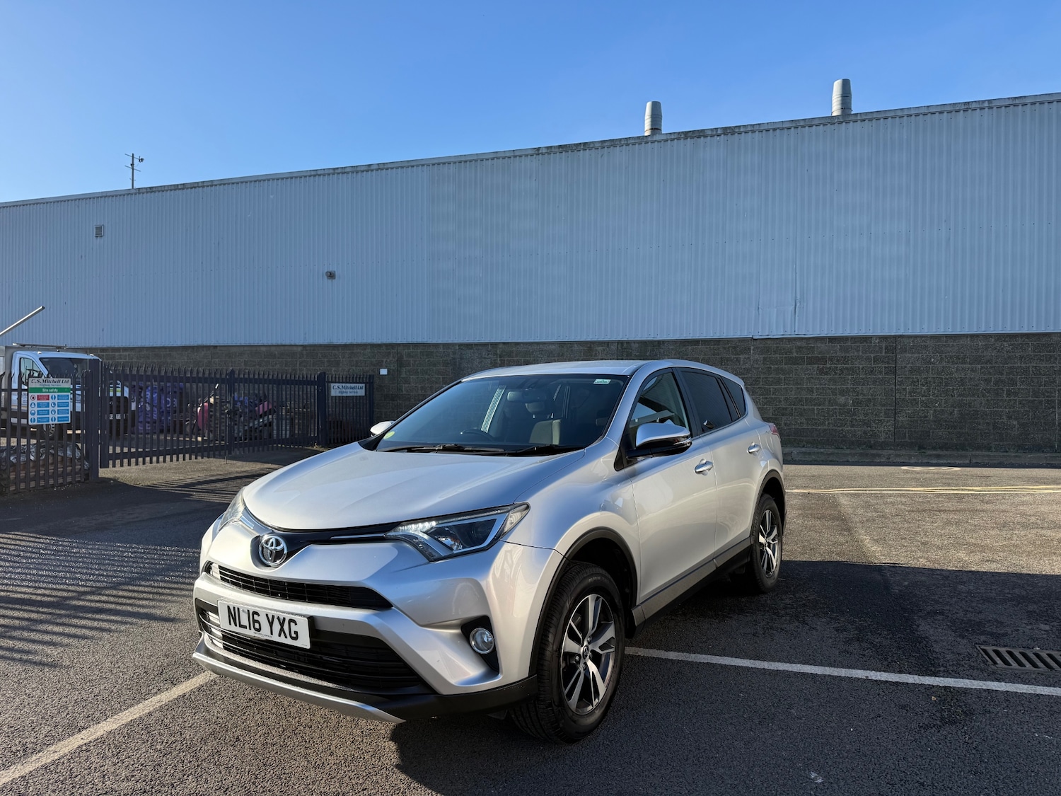 Used Toyota RAV4 2016 for sale - 76942304: Photo 26