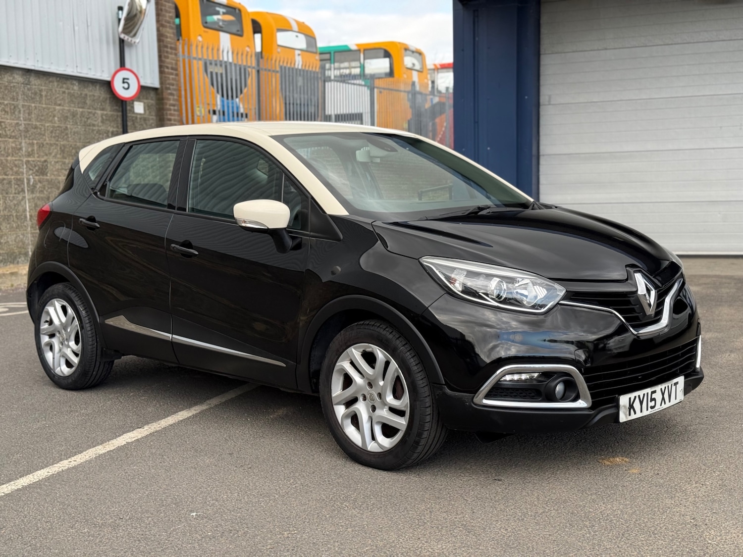 Used Renault Captur 2015 for sale - 78092505: Photo 26