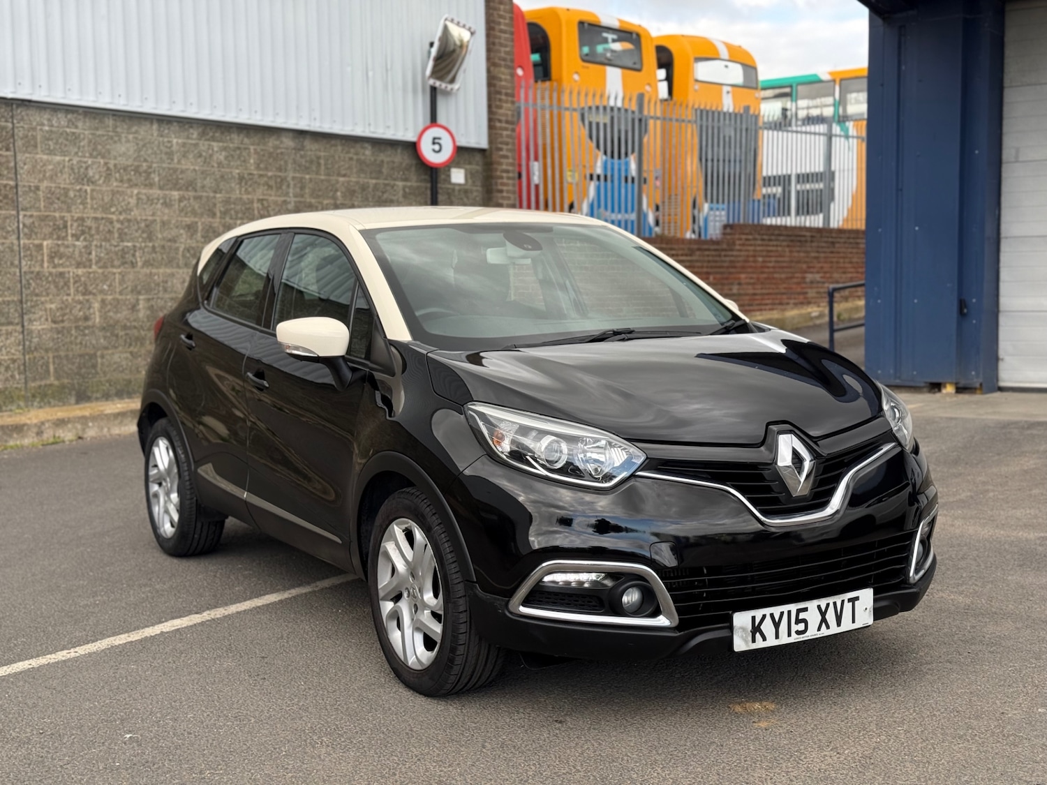 Used Renault Captur 2015 for sale - 78092505: Photo 27