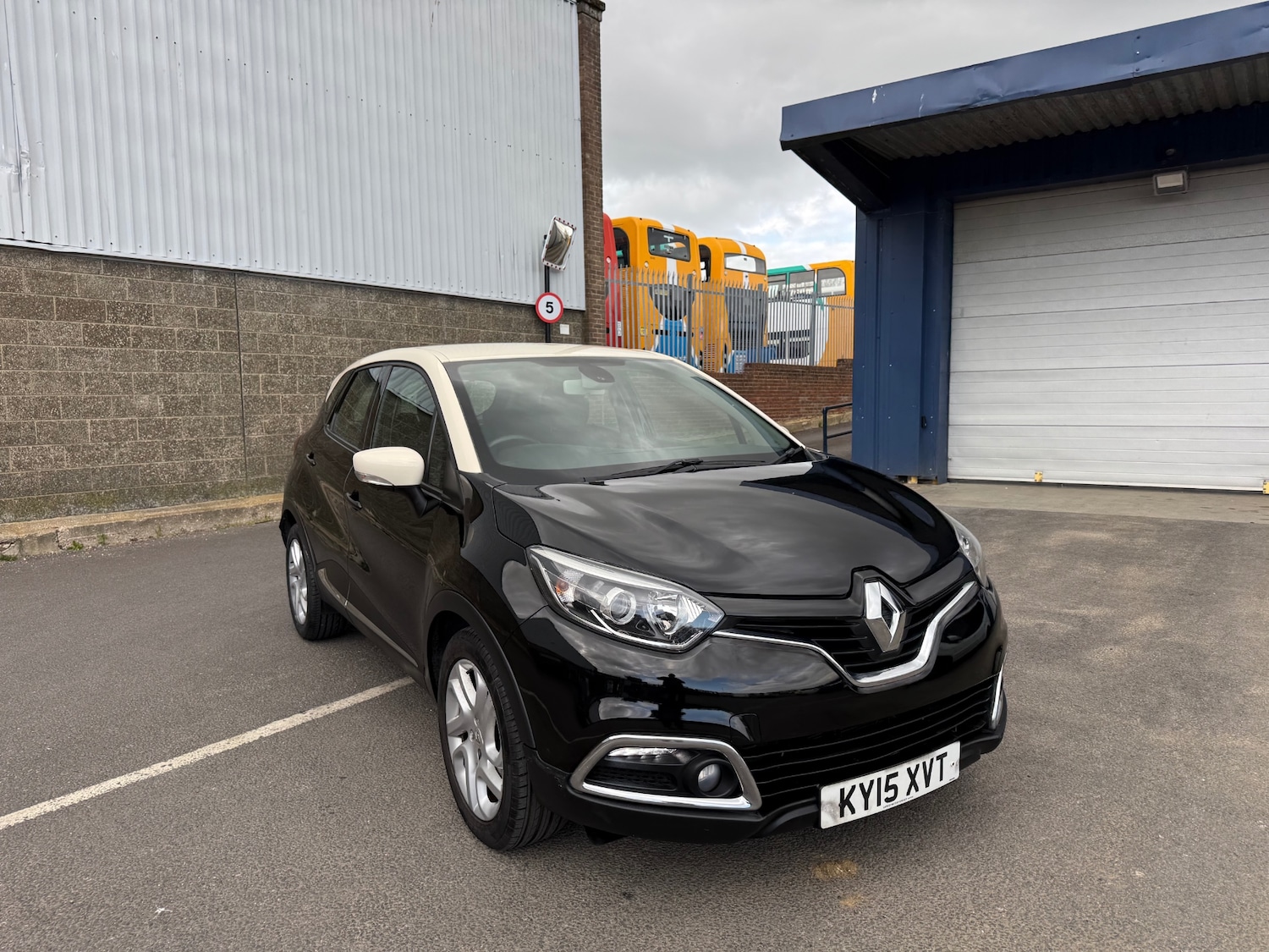 Used Renault Captur 2015 for sale - 78092505: Photo 28