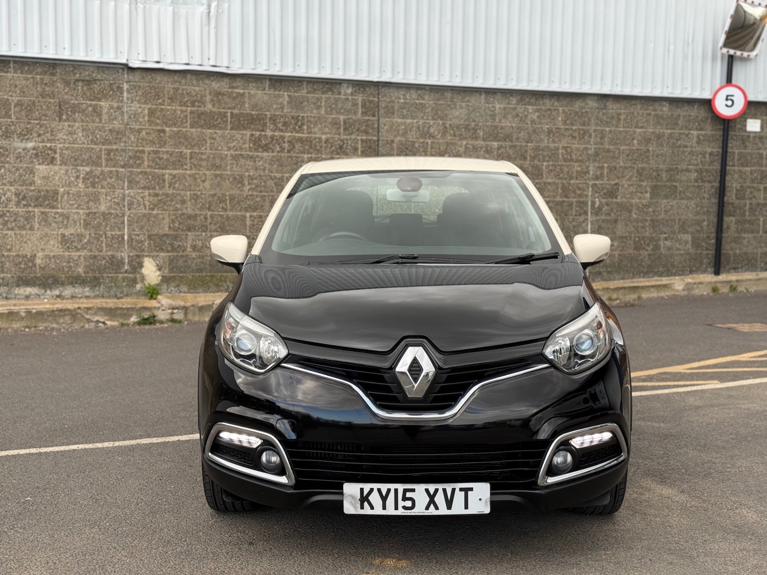 Used Renault Captur 2015 for sale - 78092505: Photo 29