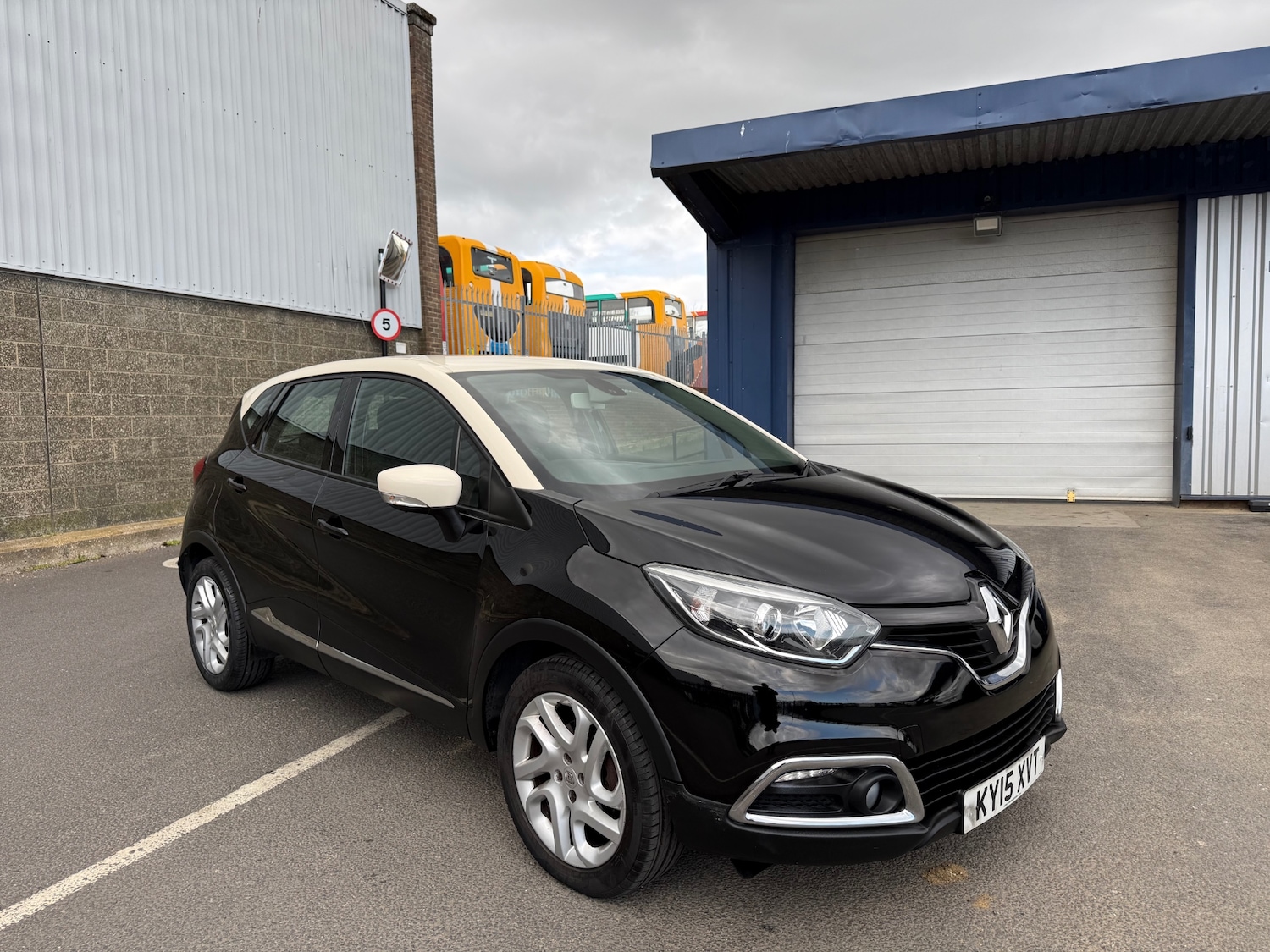 Used Renault Captur 2015 for sale - 78092505: Photo 8