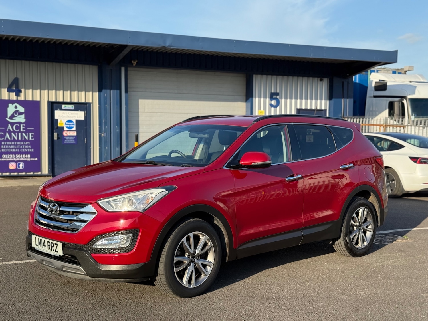 Used Hyundai Santa Fe 2014 for sale - 76222074: Photo 2