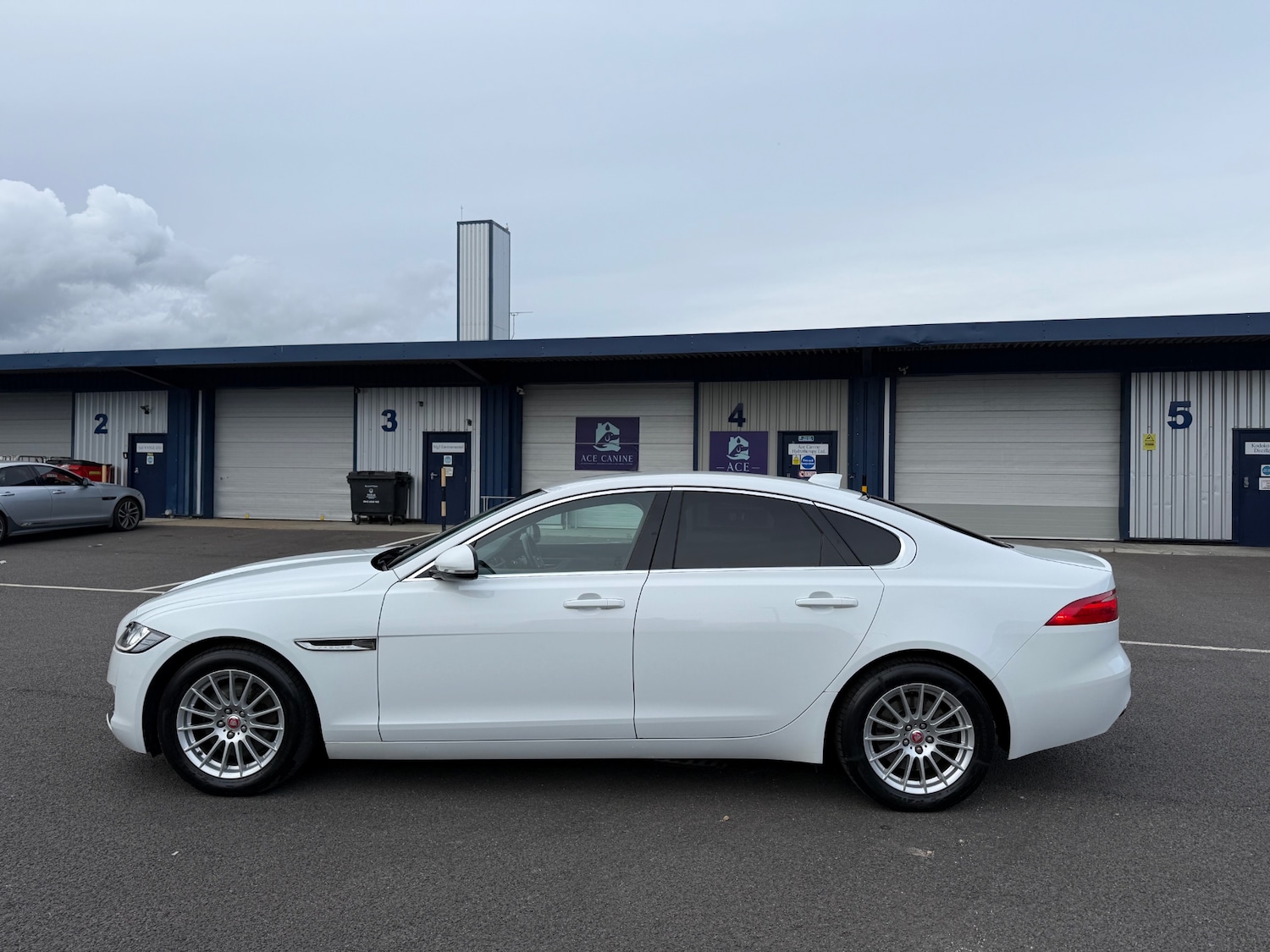 Used Jaguar XF 2016 for sale - 76363126: Photo 3