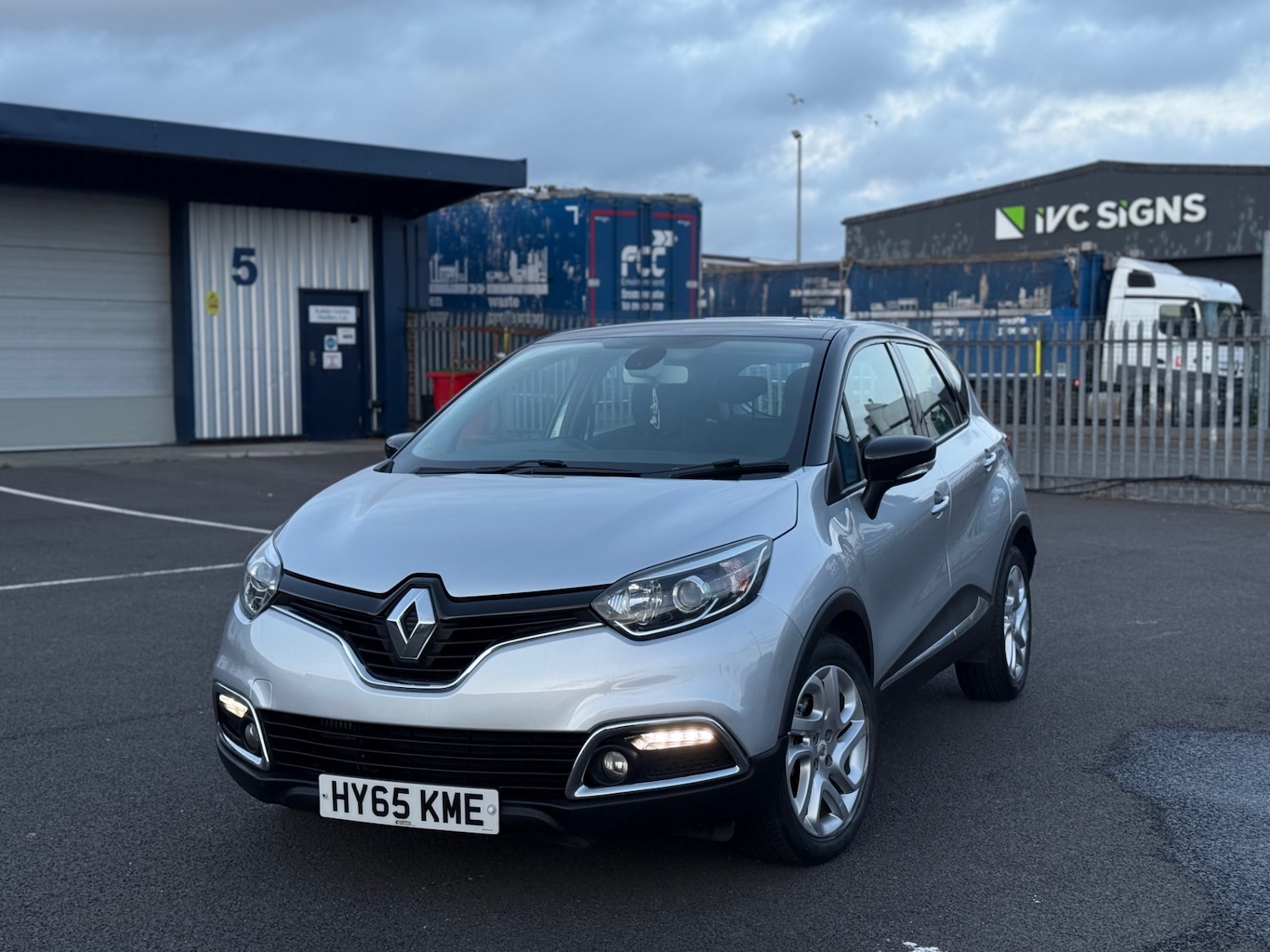 Used Renault Captur 2015 for sale - 76370058: Photo 1