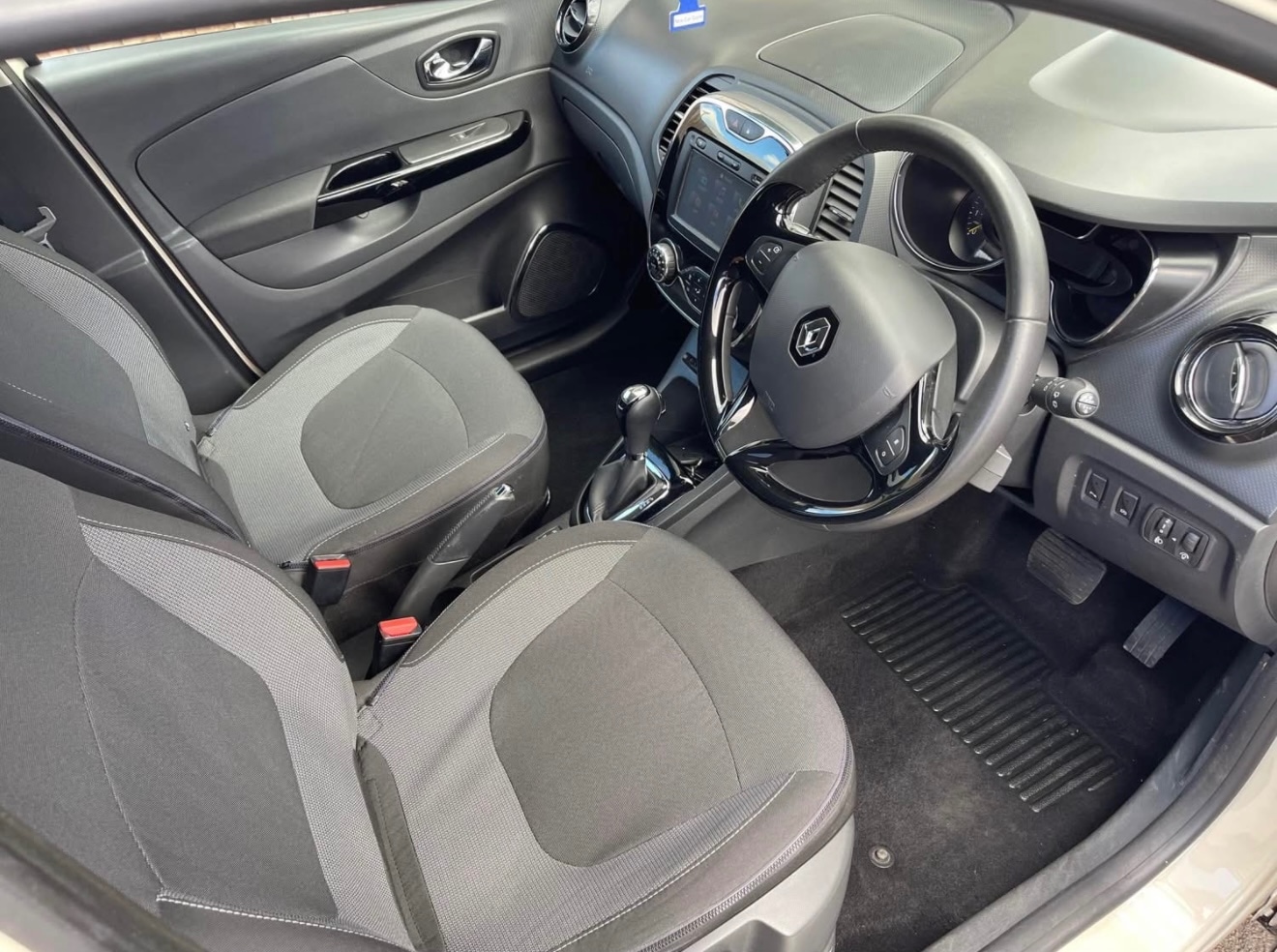Used Renault Captur 2015 for sale - 76370058: Photo 18