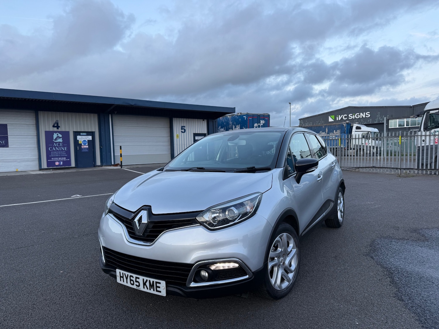 Used Renault Captur 2015 for sale - 76370058: Photo 3