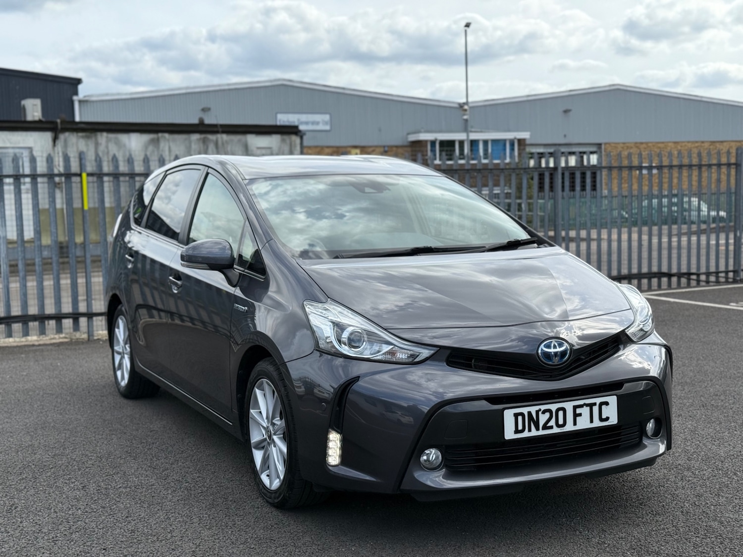 Used Toyota Prius+ 2020 for sale - 76149844: Photo 11