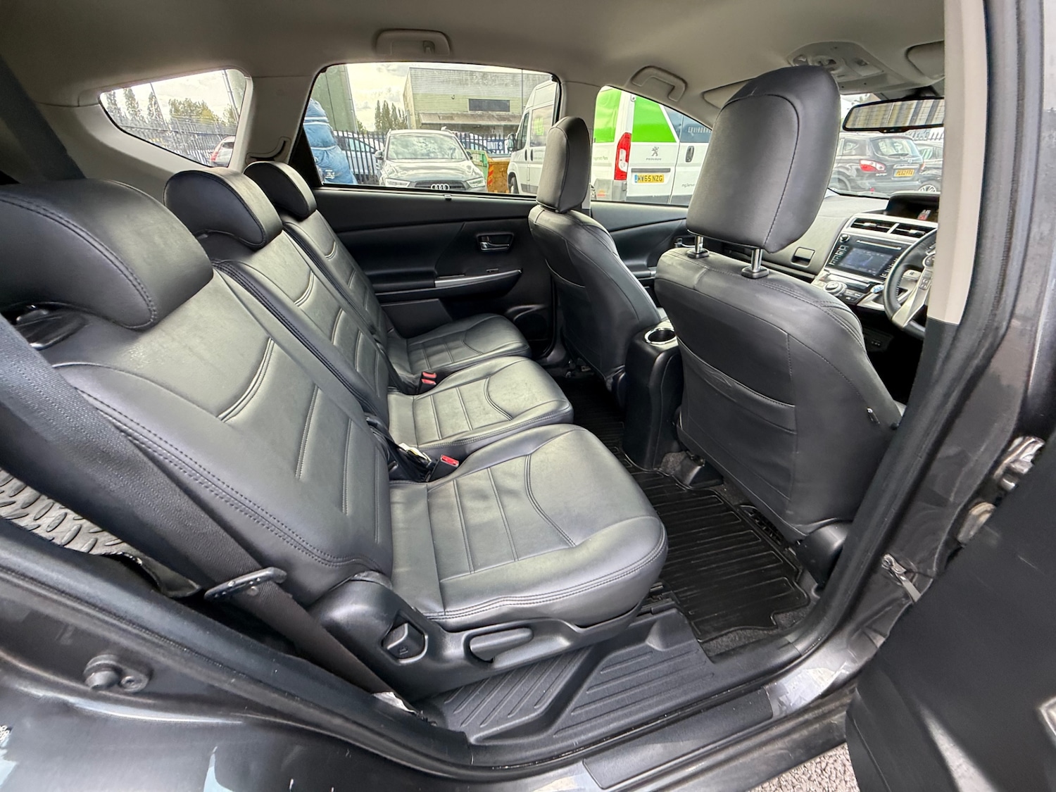 Used Toyota Prius+ 2020 for sale - 76149844: Photo 14