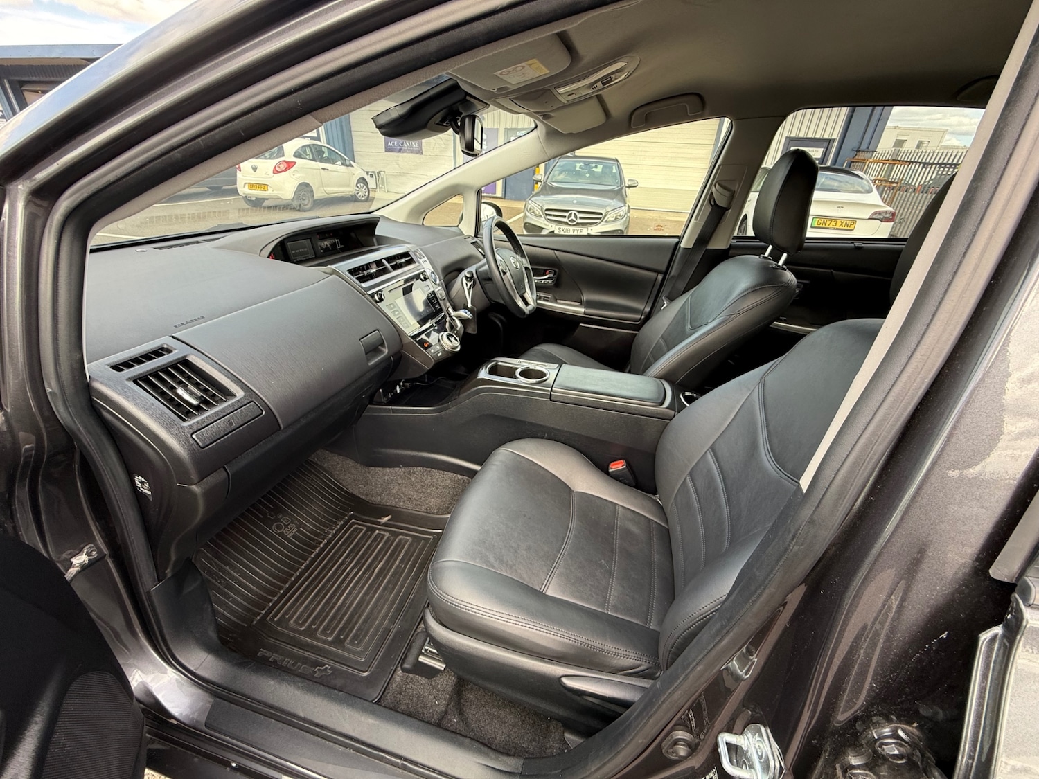 Used Toyota Prius+ 2020 for sale - 76149844: Photo 21