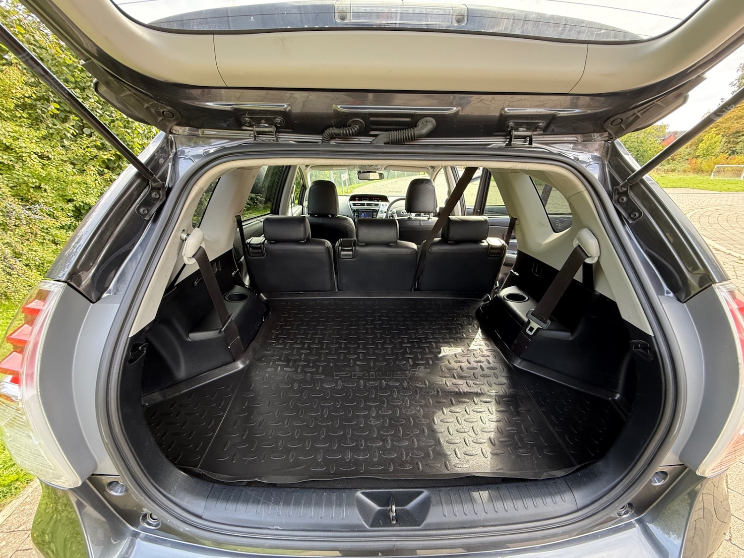 Used Toyota Prius+ 2020 for sale - 76149844: Photo 24