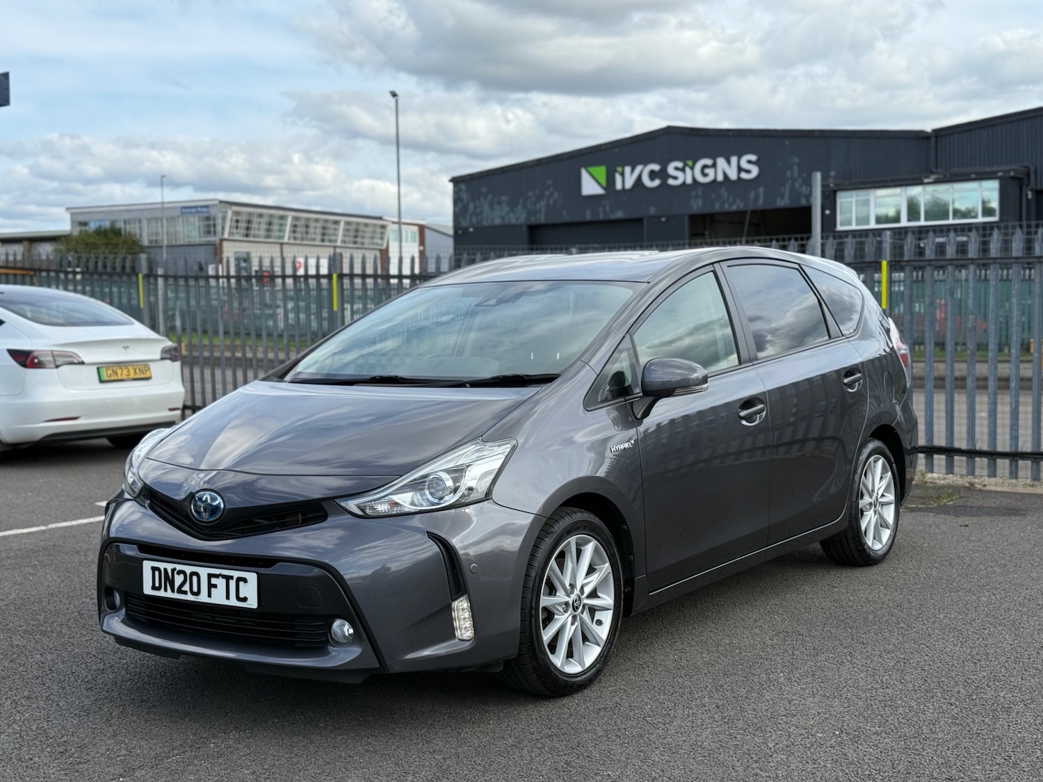Used Toyota Prius+ 2020 for sale - 76149844: Photo 4