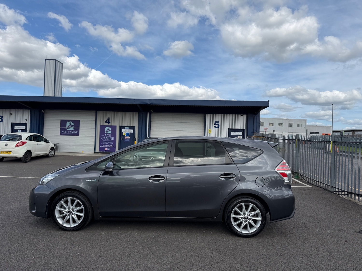 Used Toyota Prius+ 2020 for sale - 76149844: Photo 6