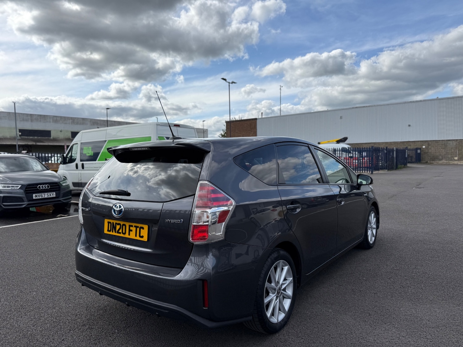 Used Toyota Prius+ 2020 for sale - 76149844: Photo 9