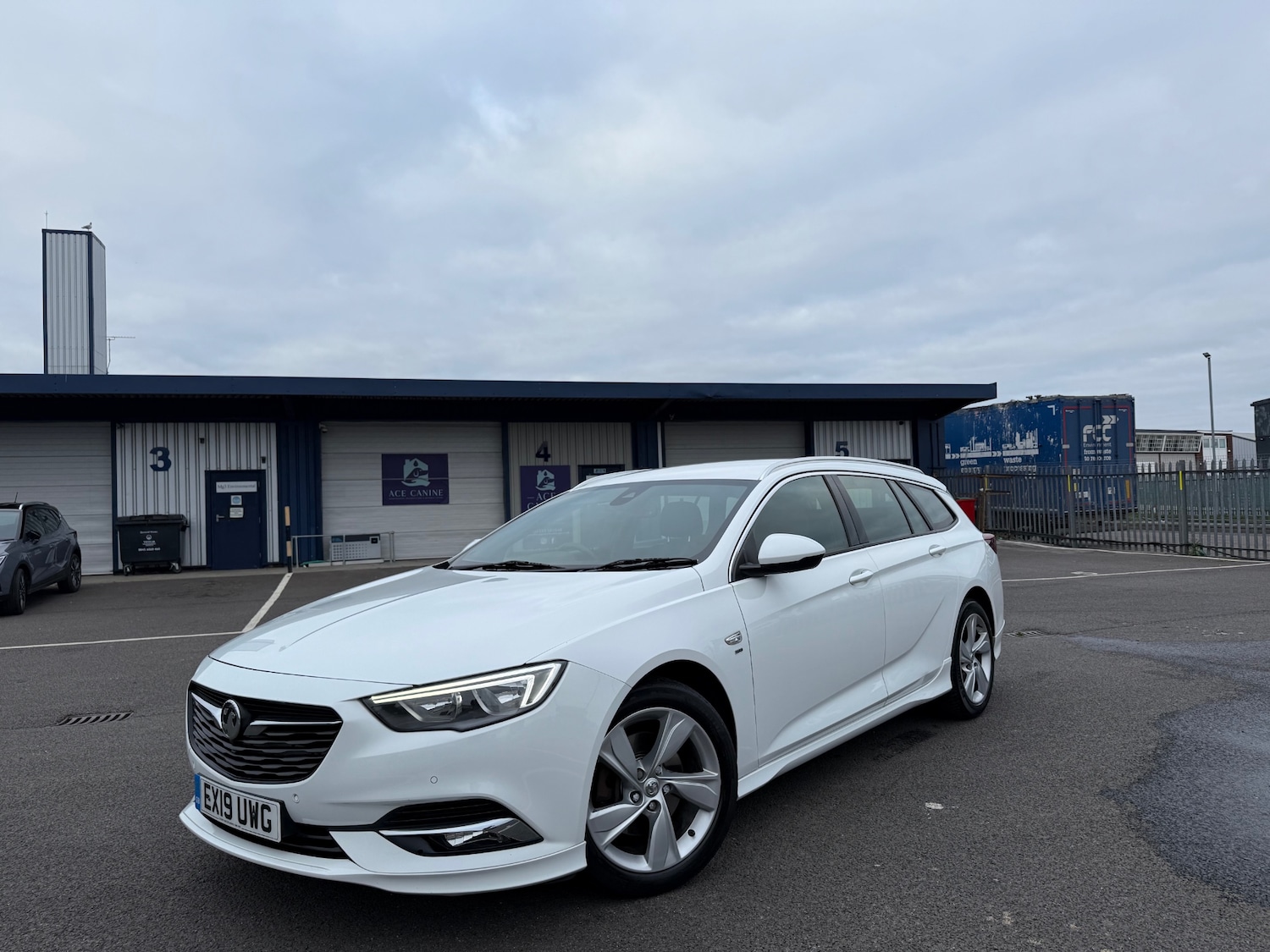 Used Vauxhall Insignia 2019 for sale - 76306082: Photo 2