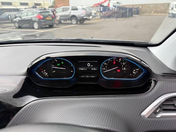 Used Peugeot 2008 2017 for sale - 75399802: Photo 18