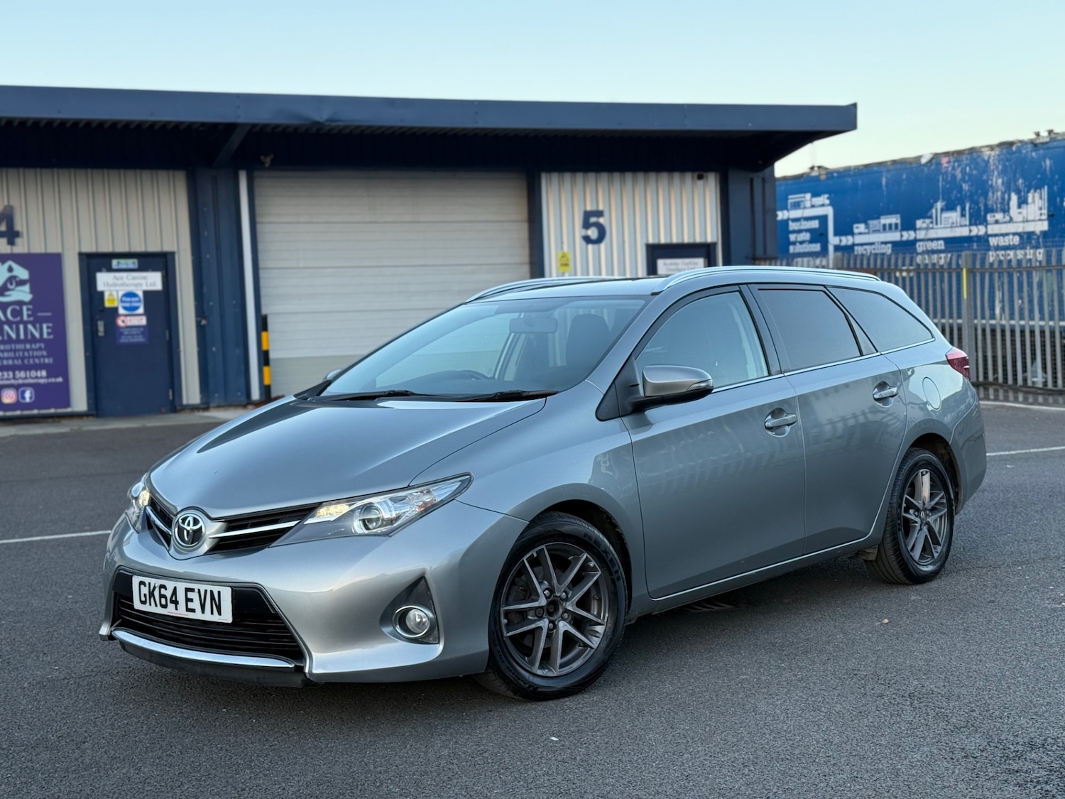 Used Toyota Auris 2014 for sale - 76369484: Photo 2