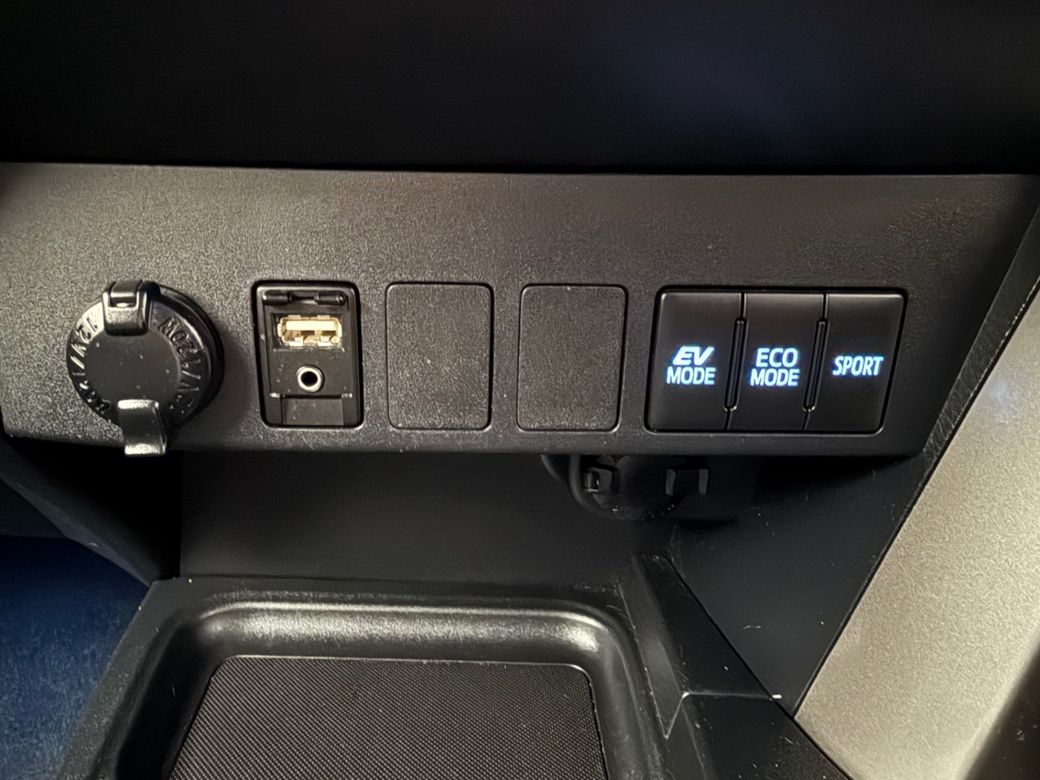 Used Toyota RAV4 2017 for sale - 77409951: Photo 22