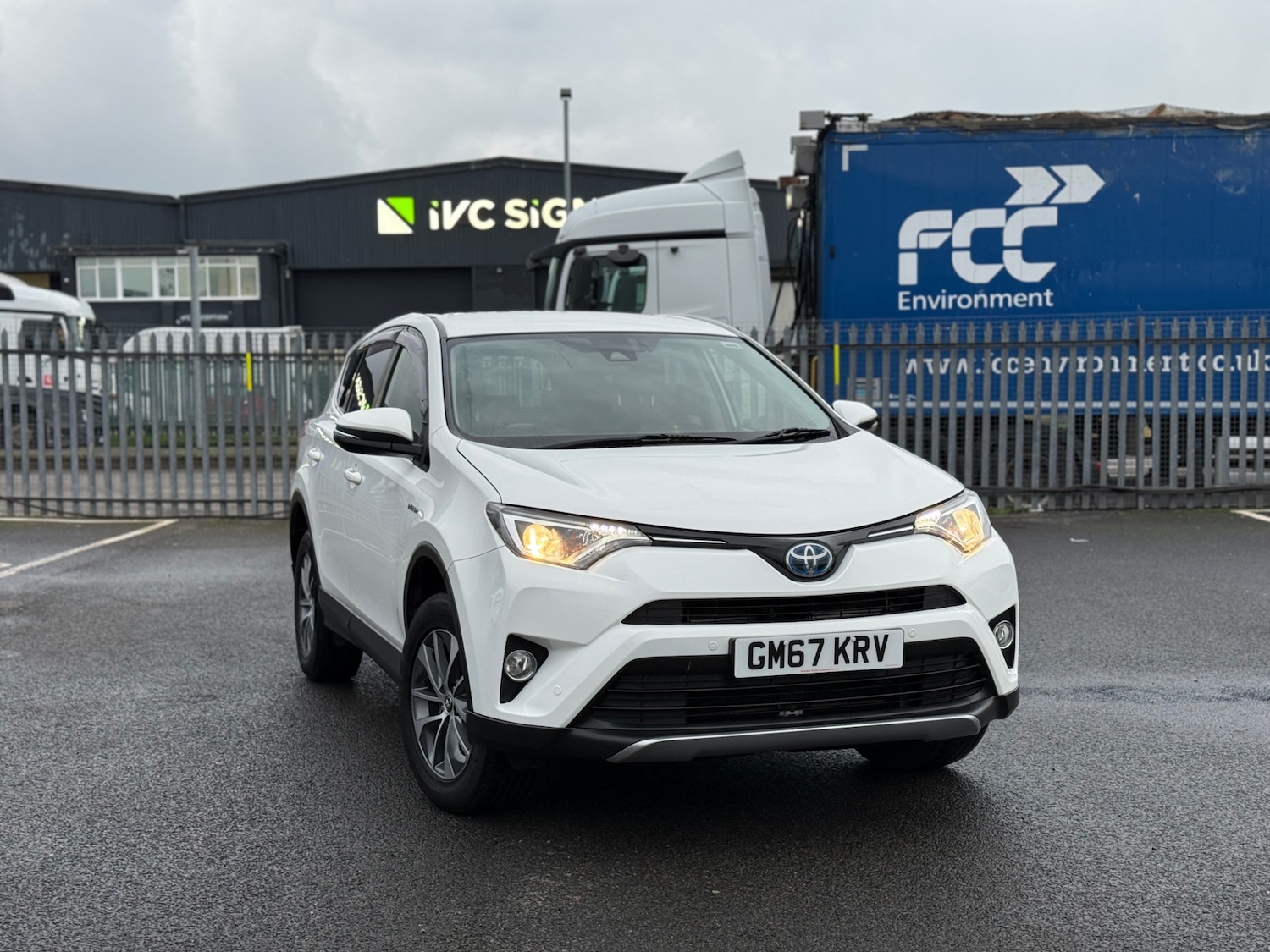 Used Toyota RAV4 2017 for sale - 77409951: Photo 29