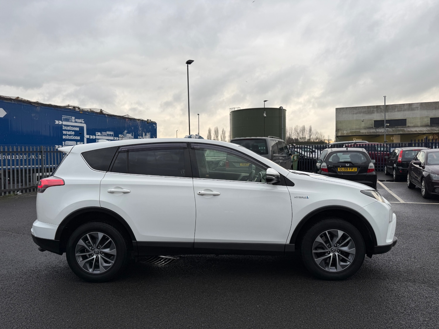 Used Toyota RAV4 2017 for sale - 77409951: Photo 9