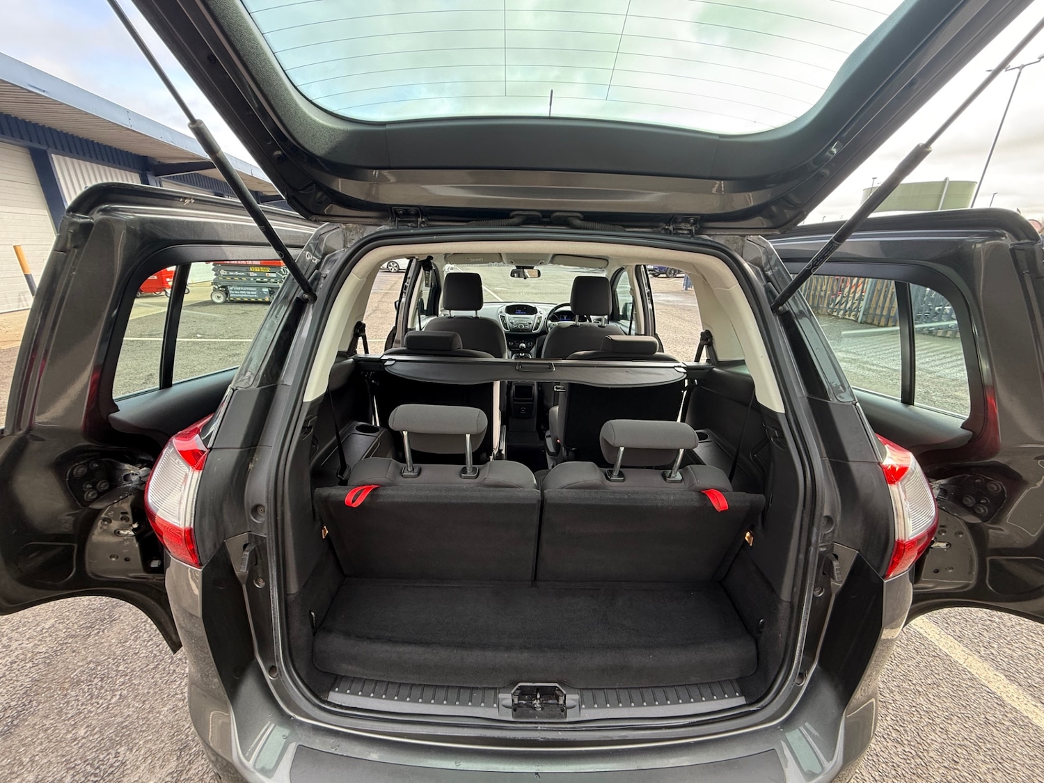 Used Ford Grand C-Max 2018 for sale - 77632546: Photo 15