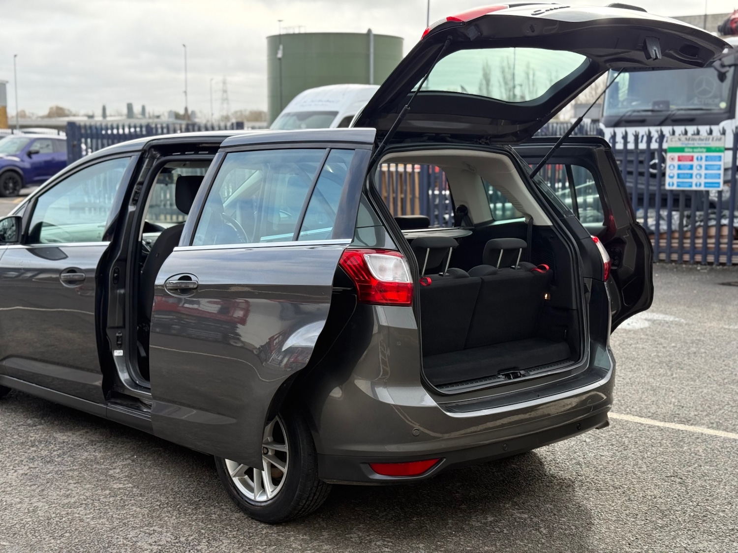 Used Ford Grand C-Max 2018 for sale - 77632546: Photo 17